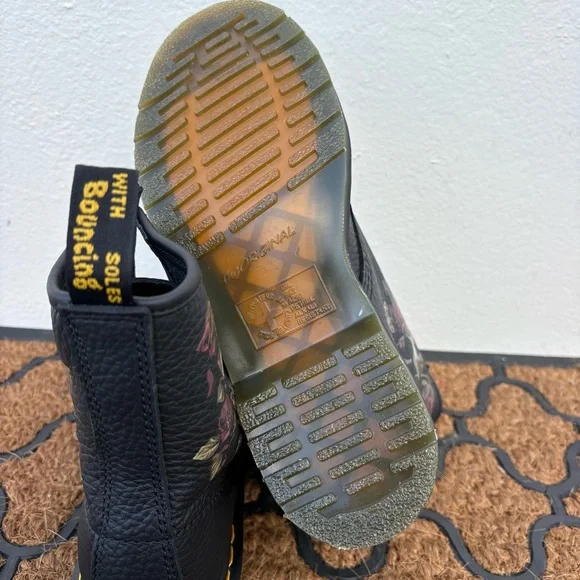 Dr. Martens Women's 1460 Decayed Roses Leather Combat Ankle Boots Black Size 6 - Picture 8 of 8